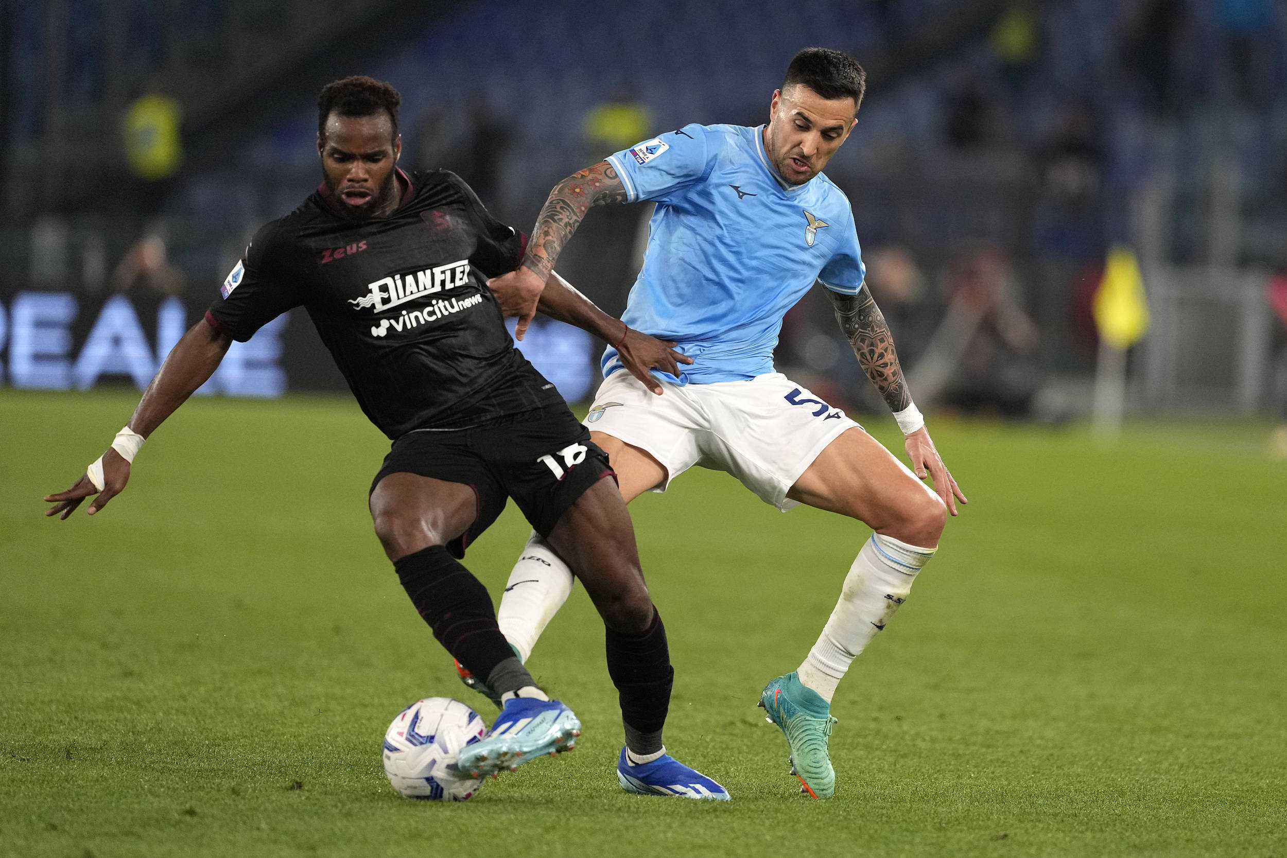 球友会体育 -卢本伟pdd对骂视频完整版